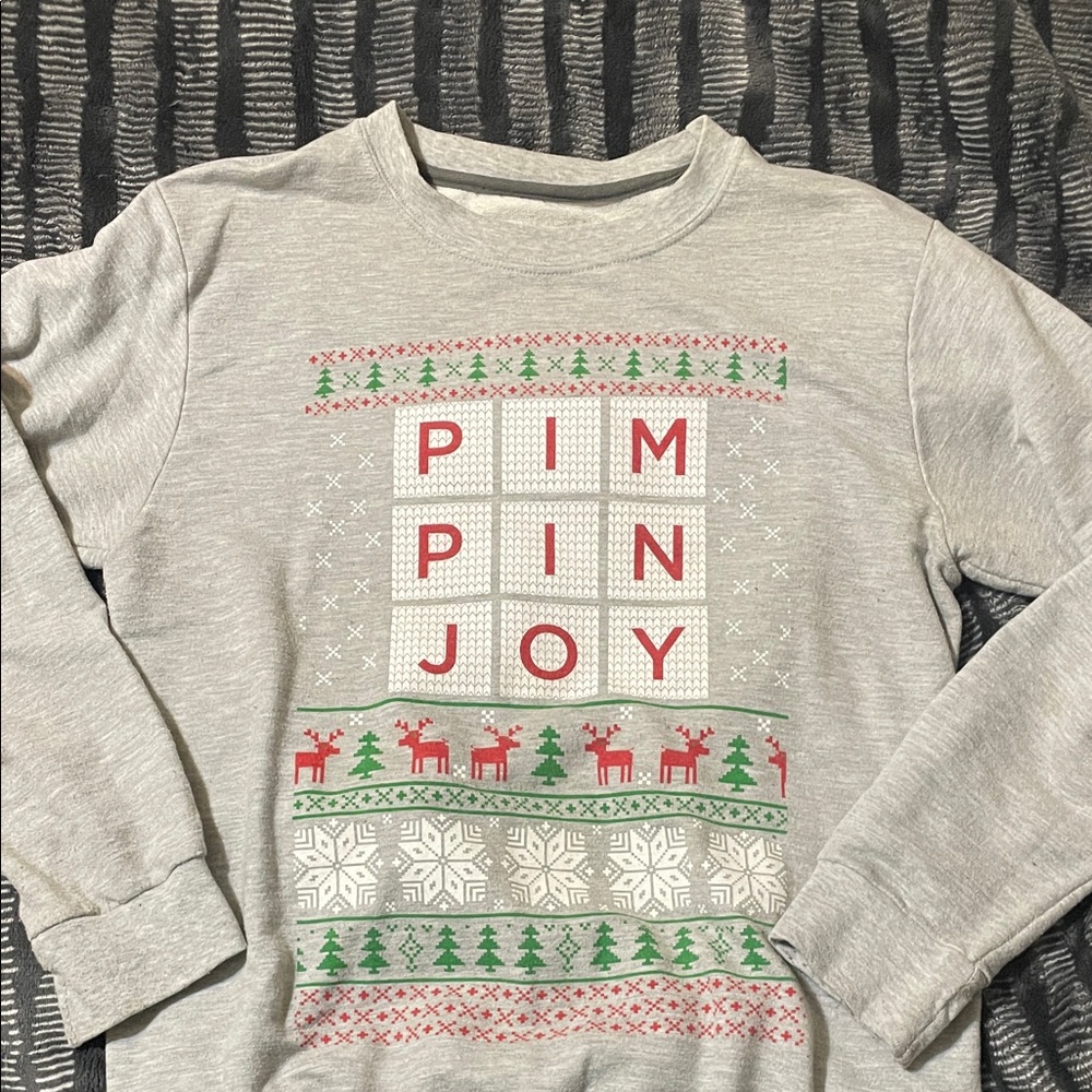 PIMPINJOY Gray Christmas crewneck